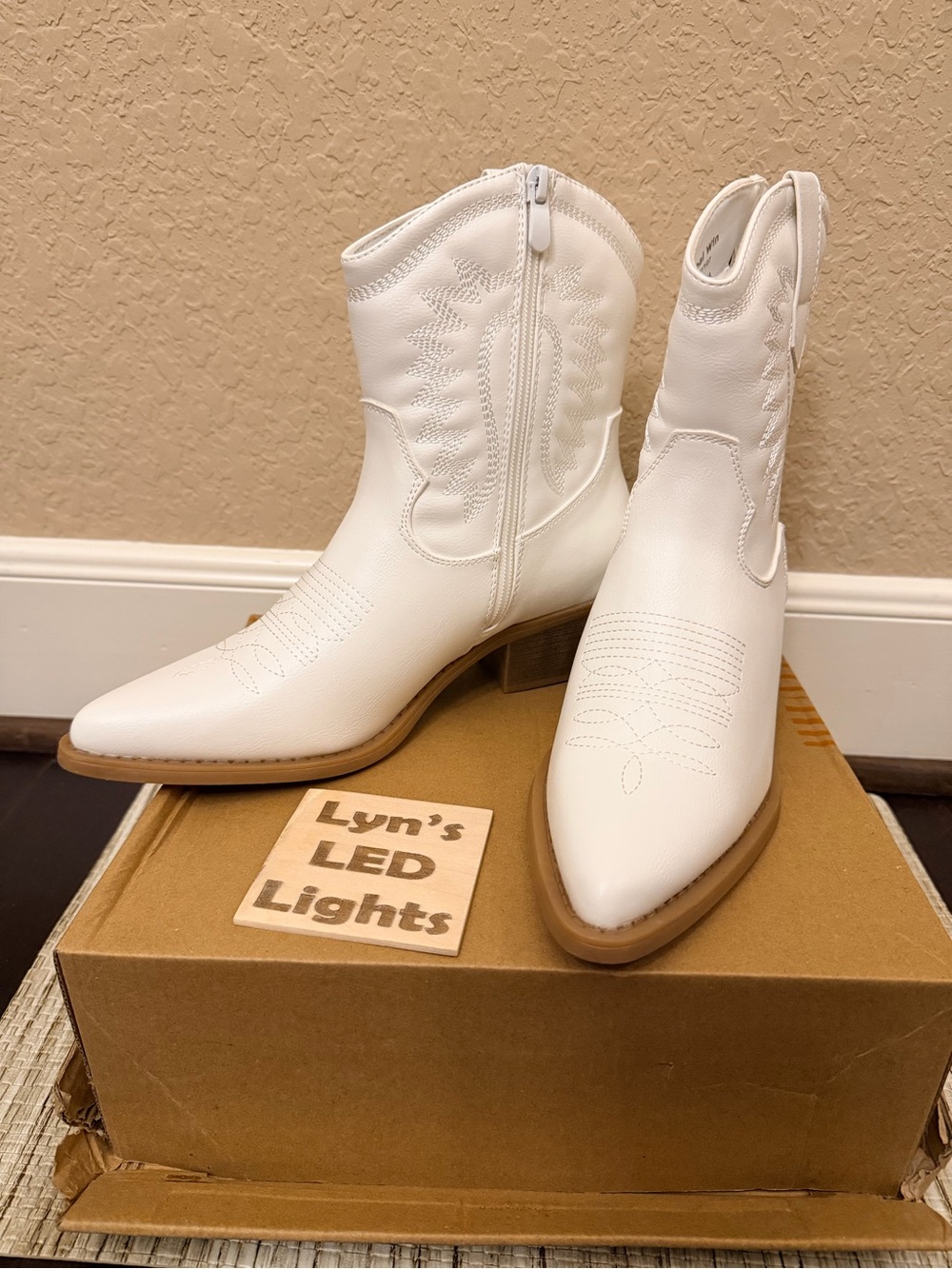 White Western Ankle Boots - Women's Fashion Cowboy Boots Size 7.5